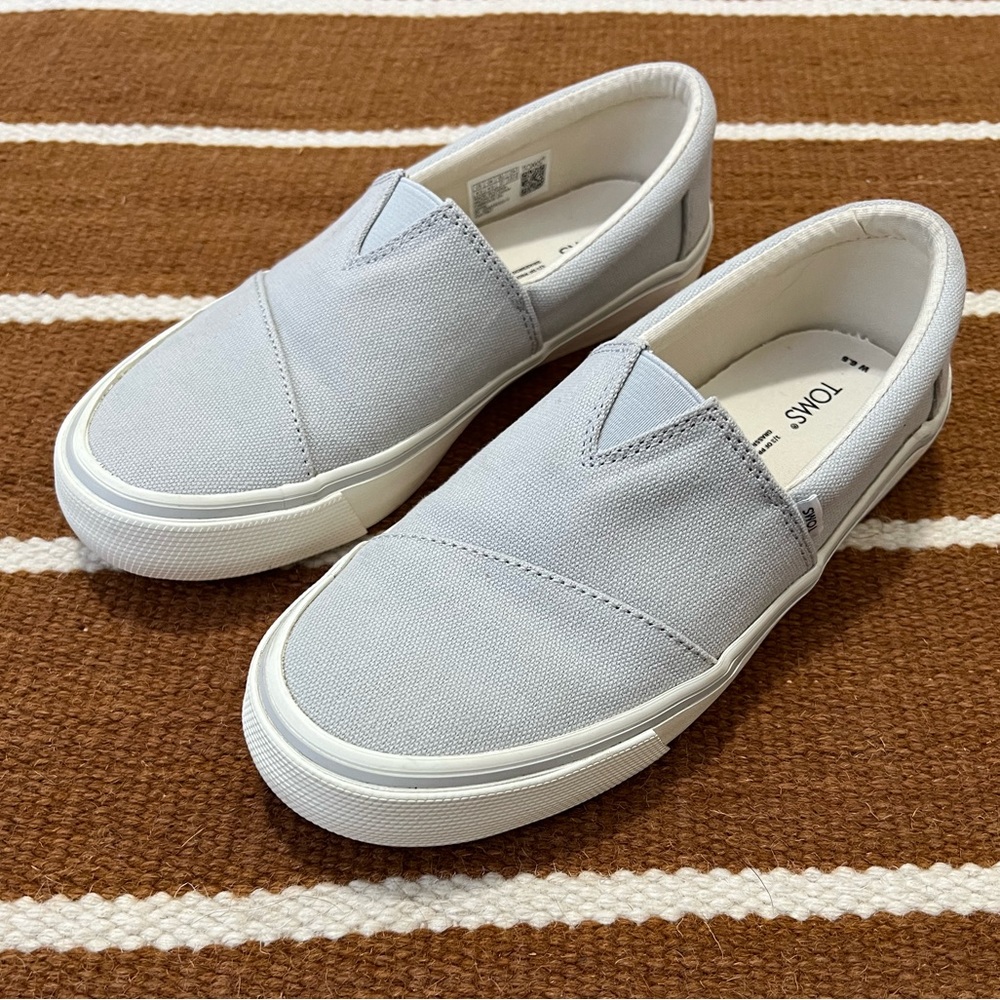 Toms Fenix Slip-on Shoes - Great Condition Size 6.5